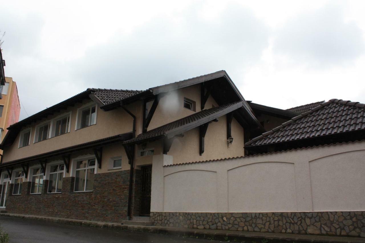Casa Ianis Hotel Brasov Bagian luar foto