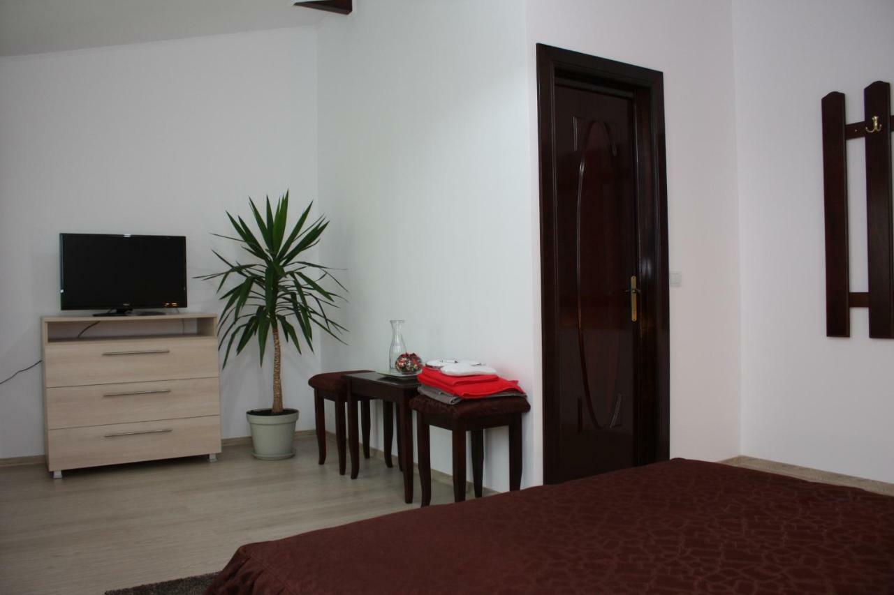 Casa Ianis Hotel Brasov Bagian luar foto