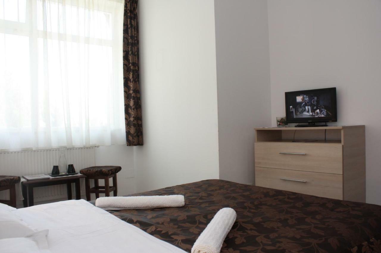 Casa Ianis Hotel Brasov Bagian luar foto