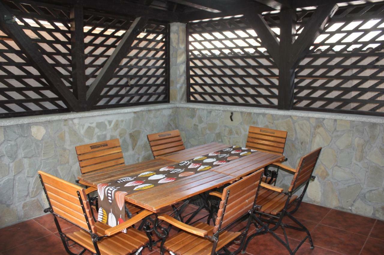 Casa Ianis Hotel Brasov Bagian luar foto