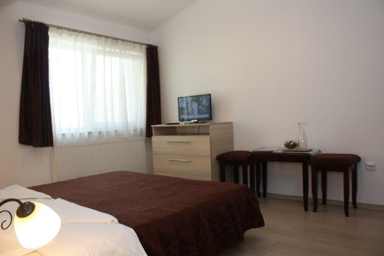 Casa Ianis Hotel Brasov Bagian luar foto